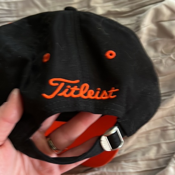 Men’s fitleist cap. - Picture 2 of 3